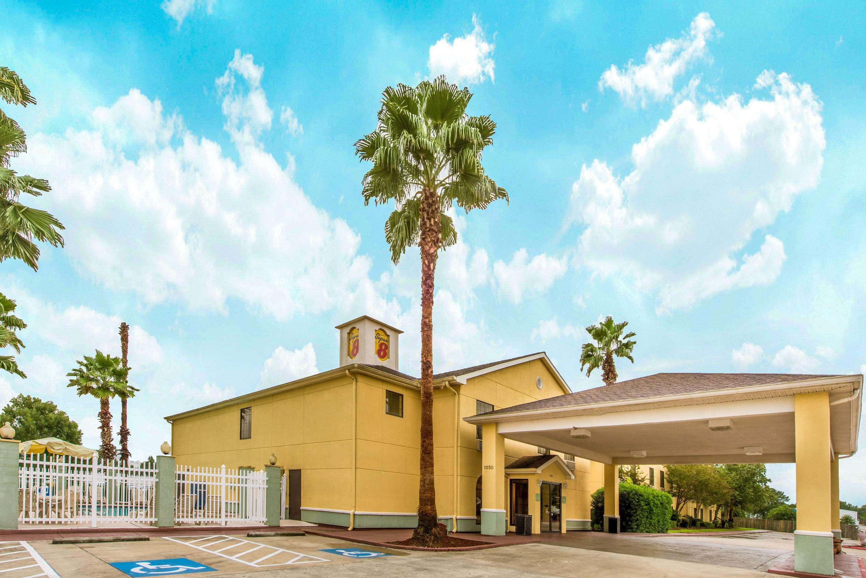 Super 8 By Wyndham Lake Charles/Sulphur Eksteriør bilde