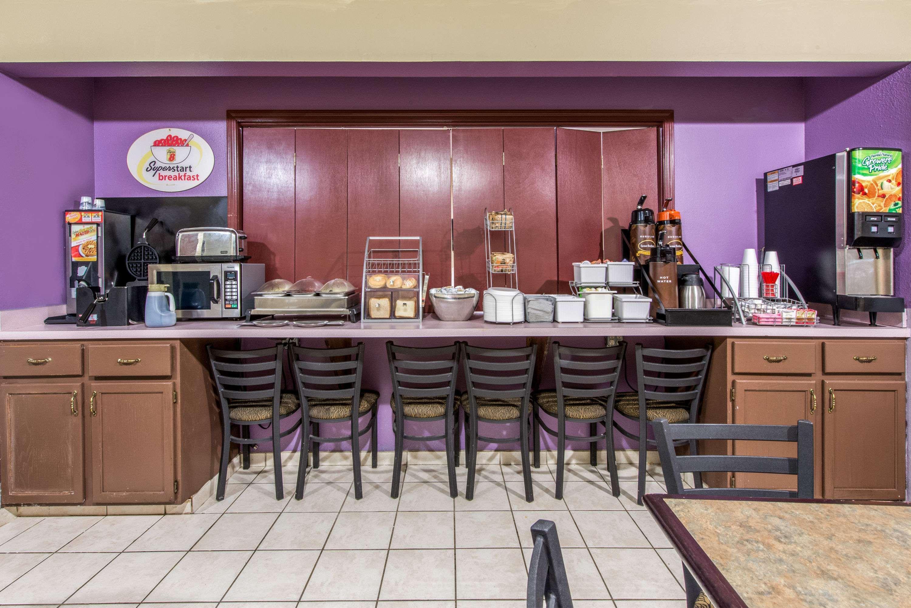 Super 8 By Wyndham Lake Charles/Sulphur Eksteriør bilde
